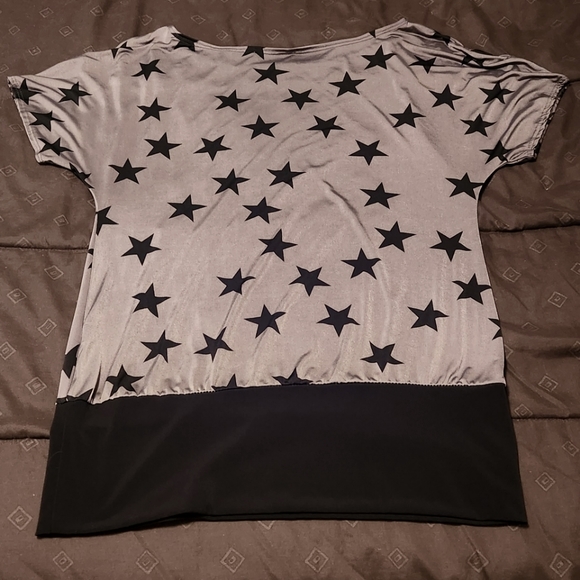Rue21 Top with Stars - Picture 2 of 3